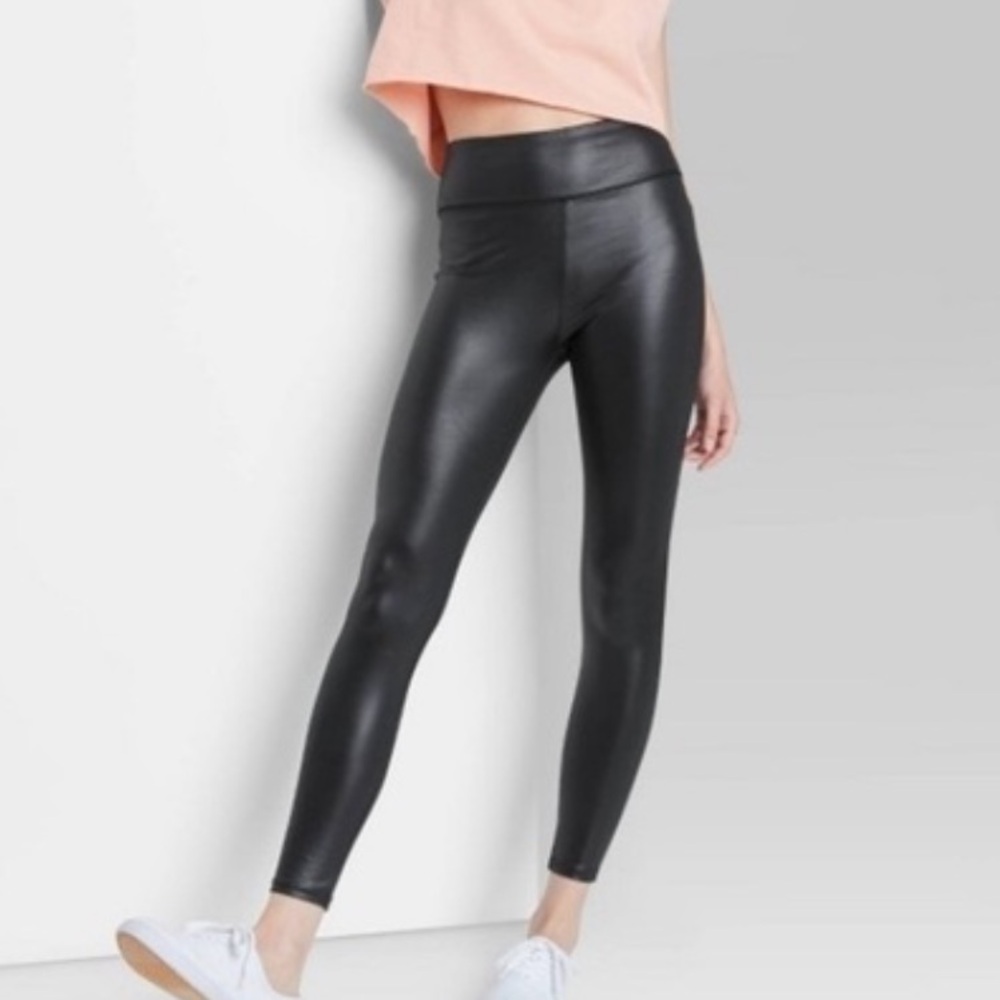 Women's High-Waisted Liquid Leggings